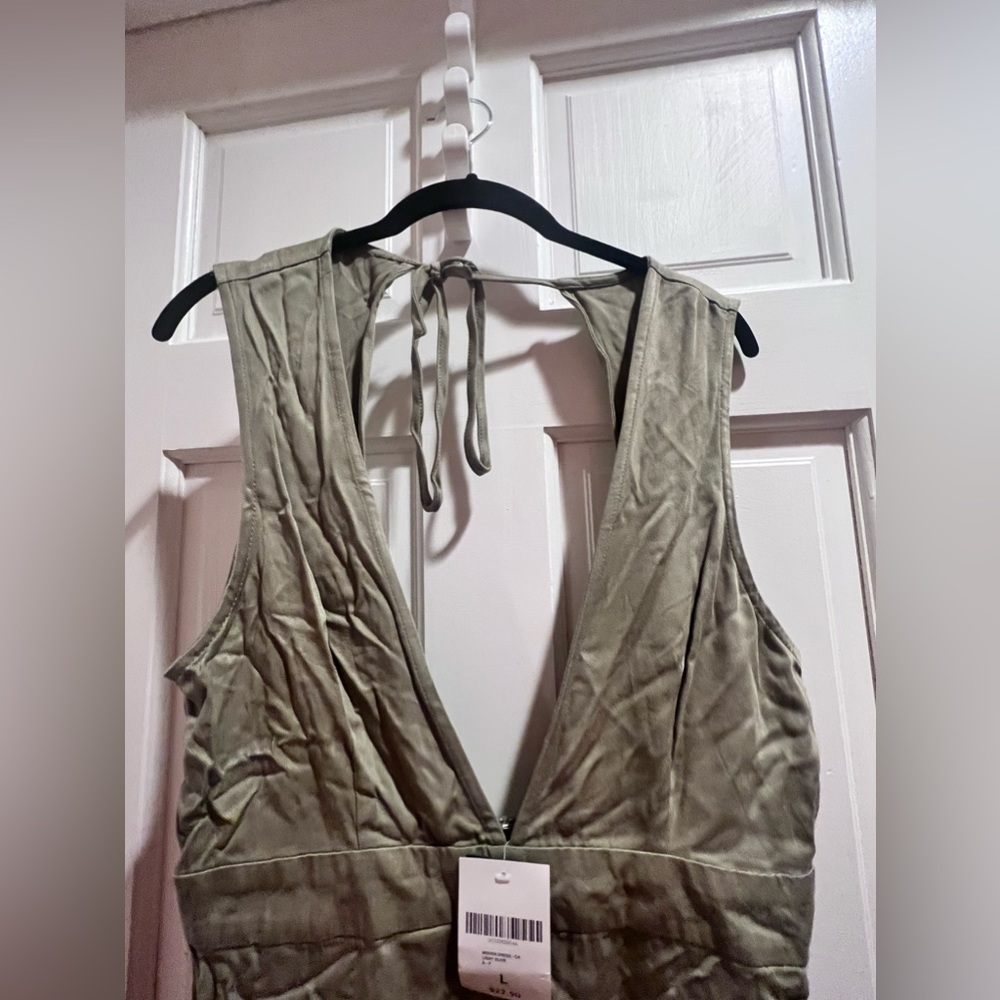 F21 backless woven dress in light olive - Large (Tag is still on)